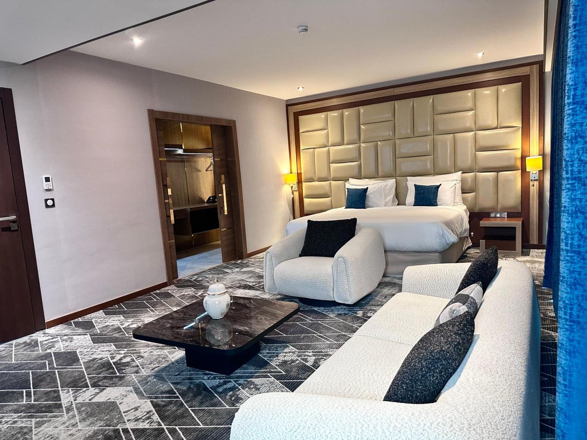 2h Hotel Oran