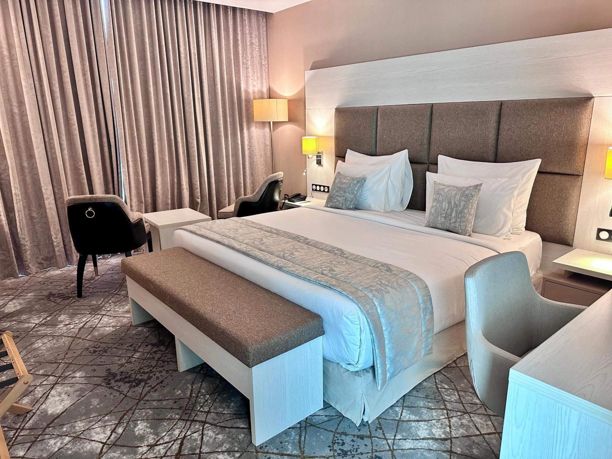 Hotel 2h