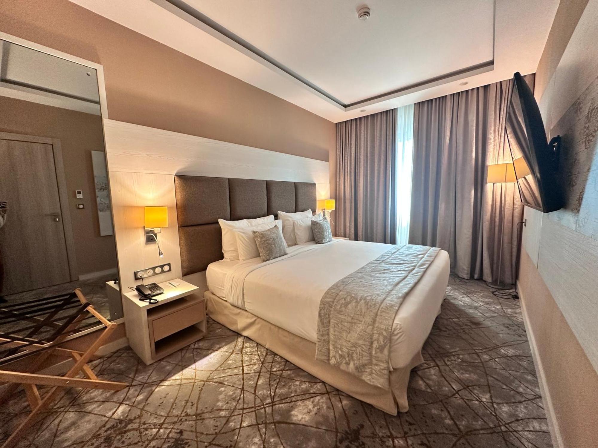 Hotel 2h 5*