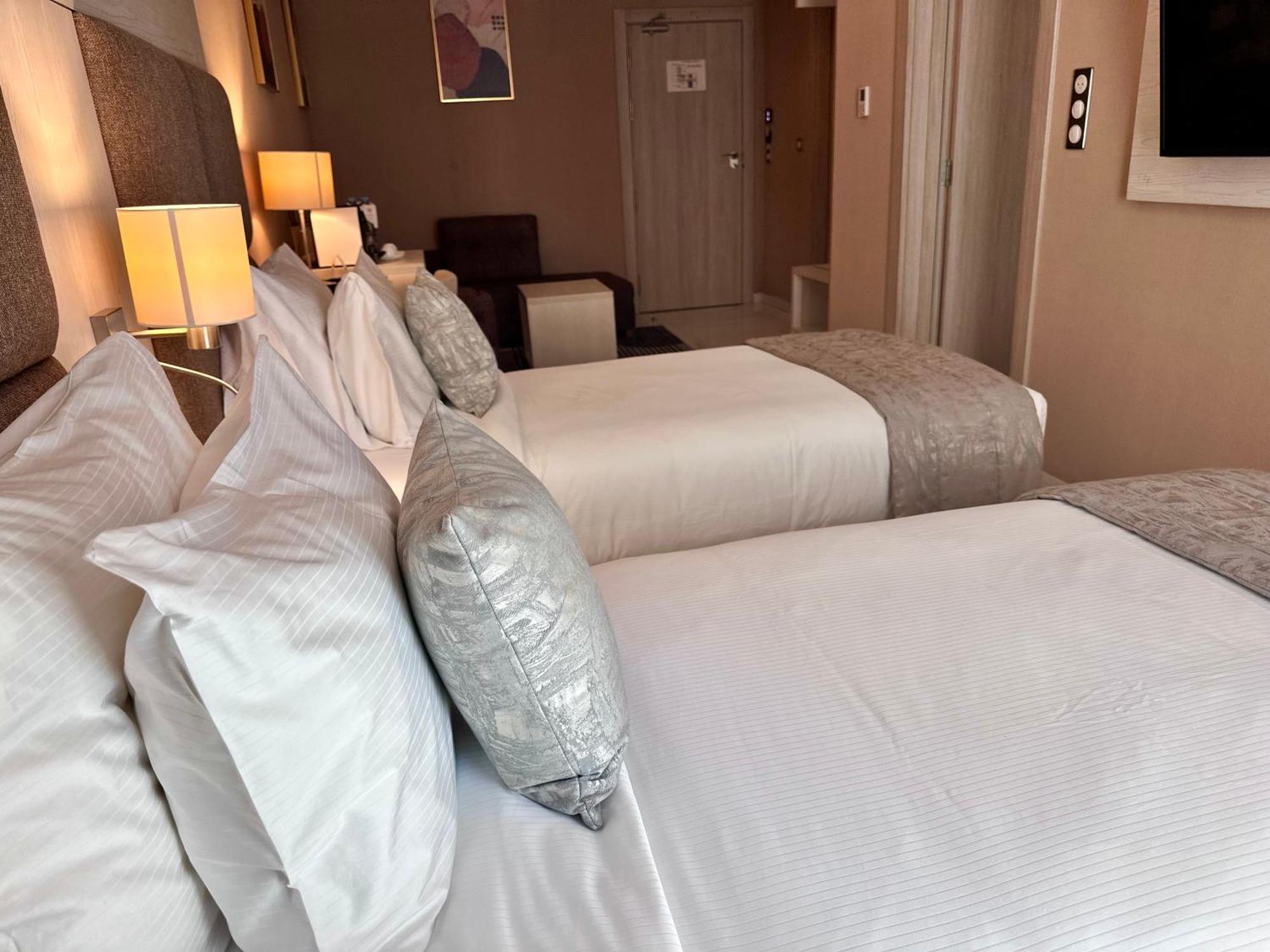 Hotel 2h