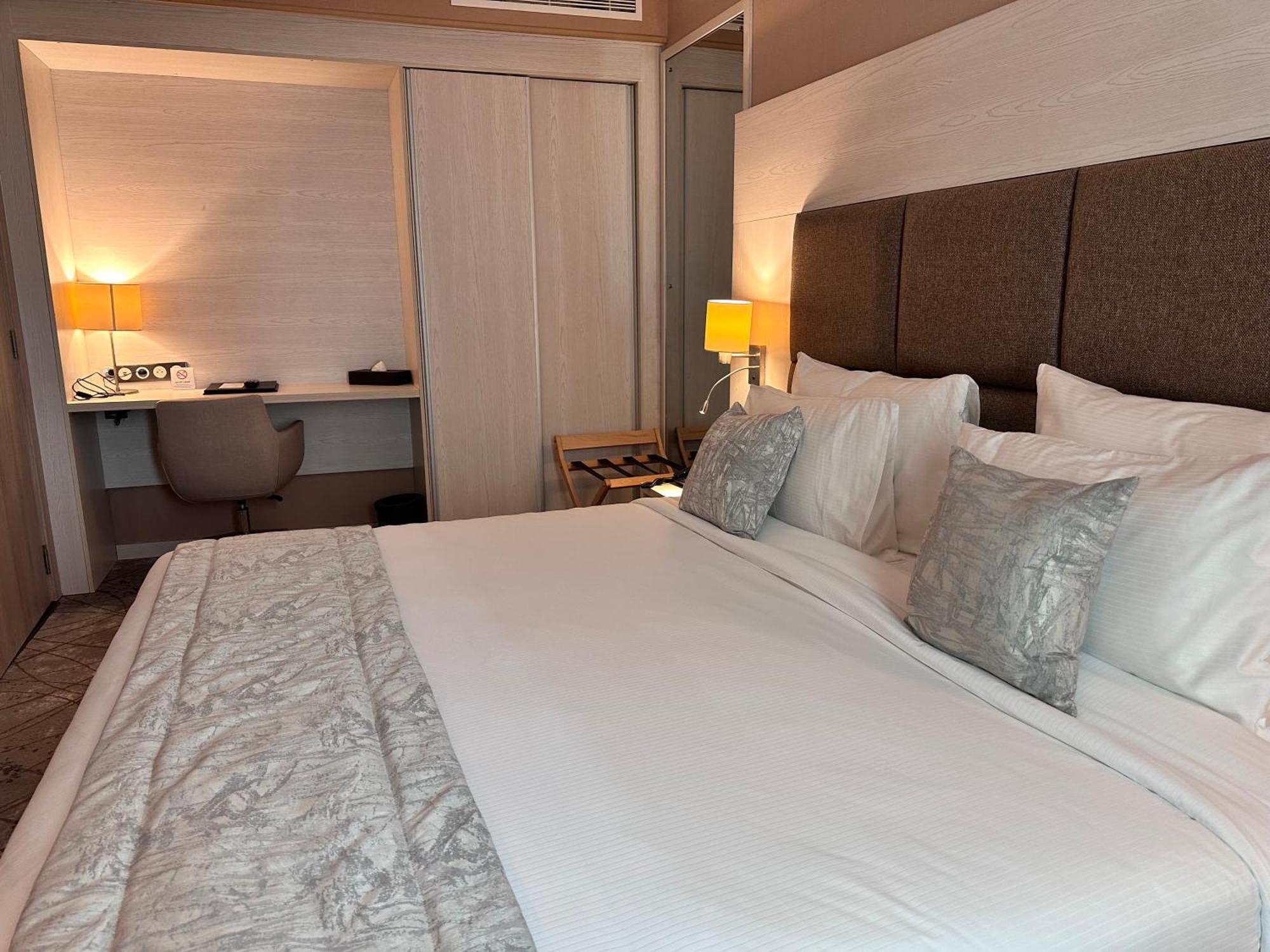 2h Hotel 5*